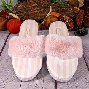 NWOT - VICTORIA'S SECRET Signature Satin Slippers